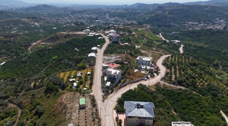 BÜYÜKŞEHİR’DEN ÇİFTÇİLERE YOL DESTEĞİ