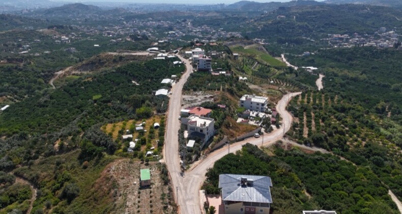 BÜYÜKŞEHİR’DEN ÇİFTÇİLERE YOL DESTEĞİ