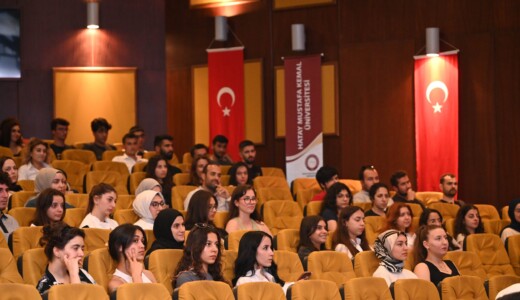 Üniversitede Erasmus Bilgi Günü ve Öğrenci Toplulukları Etkinliği Düzenlendi