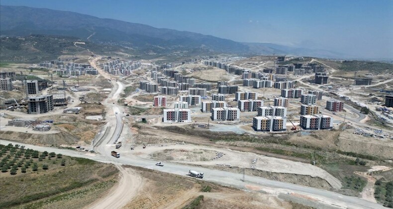 HATAY’IN GELECEĞİNE MASATLI VE AKDAŞ İMZASI